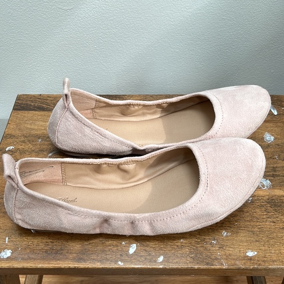 Universal Thread blush pink suede ballet flats. Size 8.5 - Picture 3 of 4